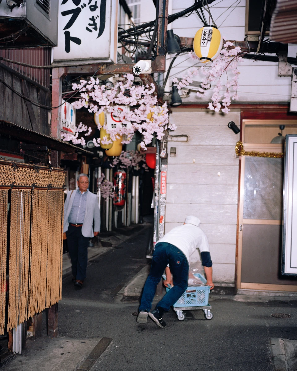 Tokyo, Travel